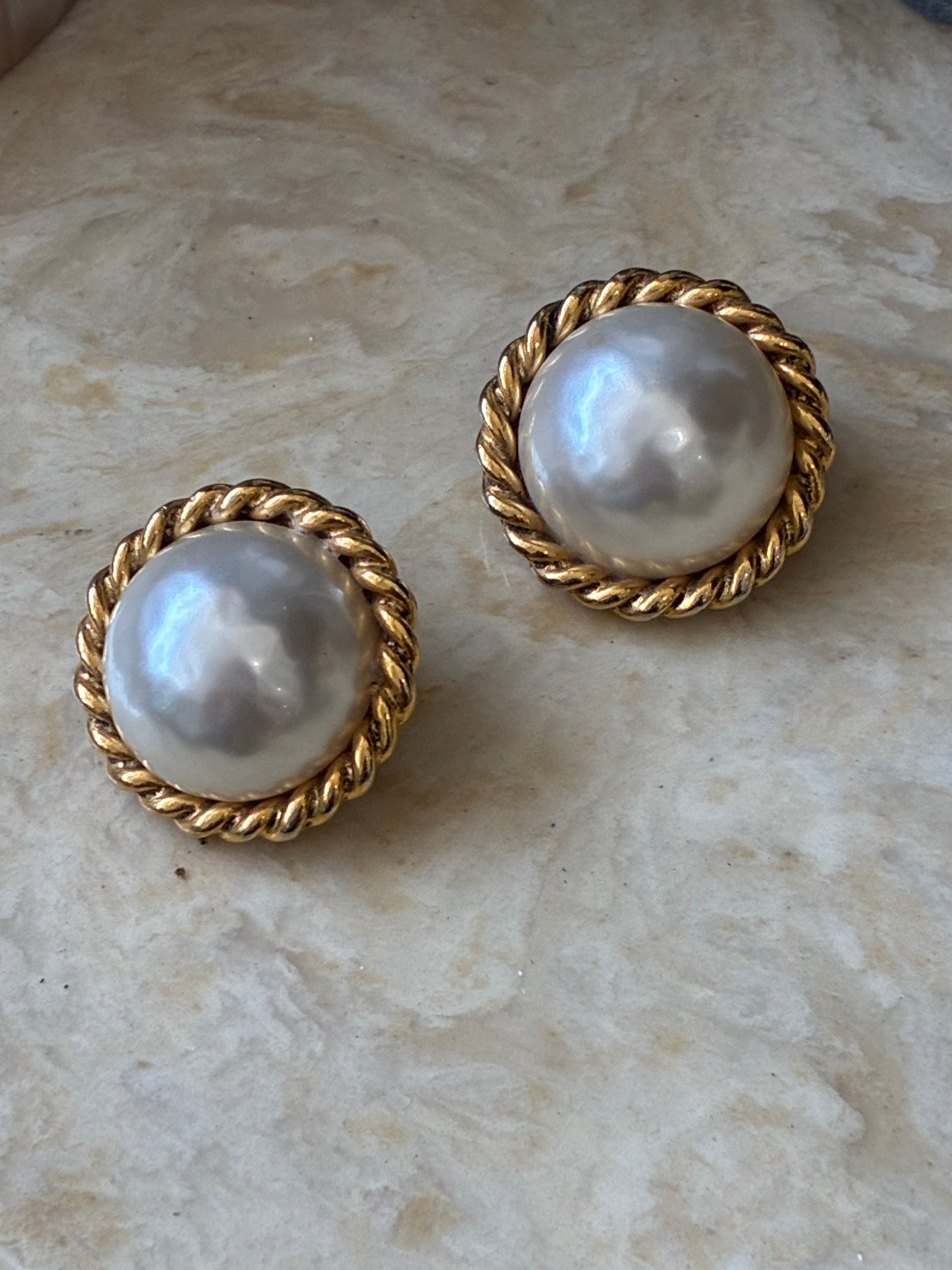 Carolee Hammered Pearlized Earrings